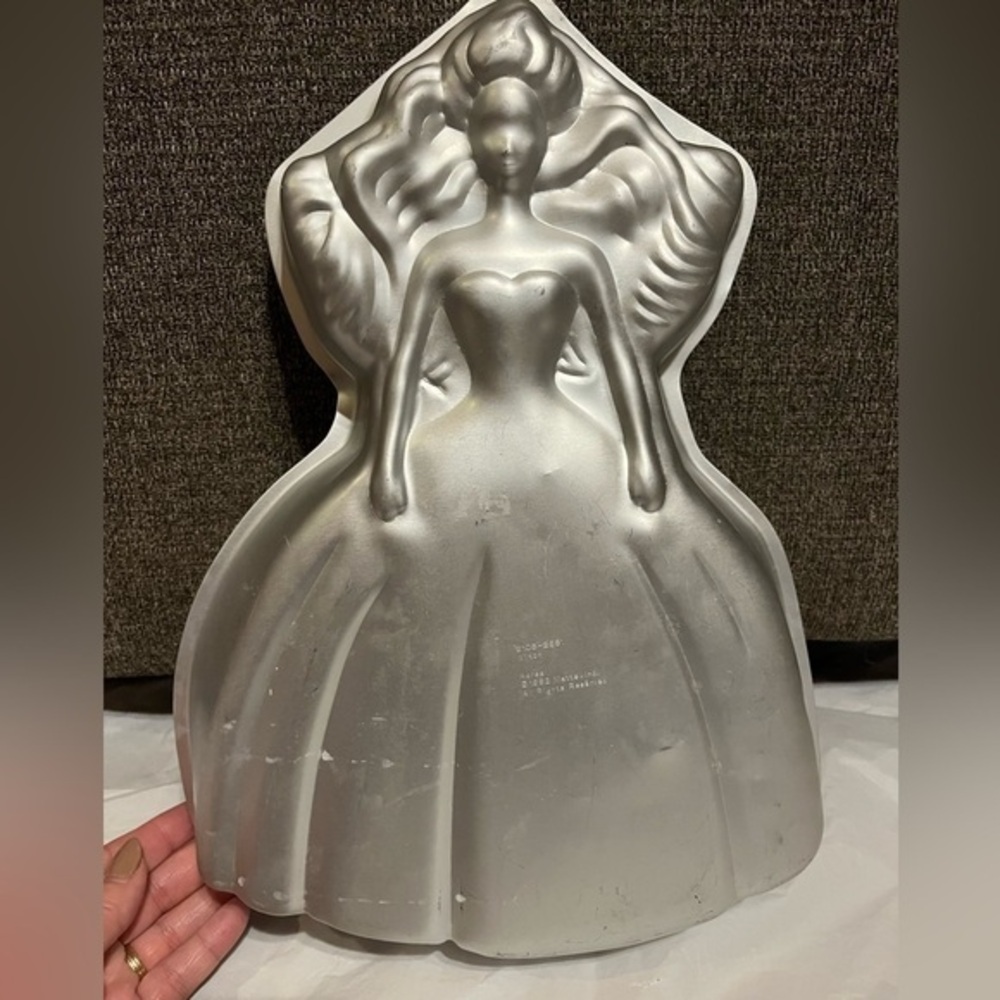 Vintage 1992 Mattel Barbie Cake Pan by Wilton